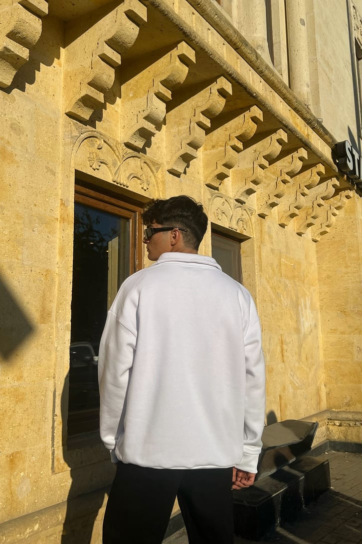 Aime Nakışlı Half-Zip Beyaz Sweatshirt