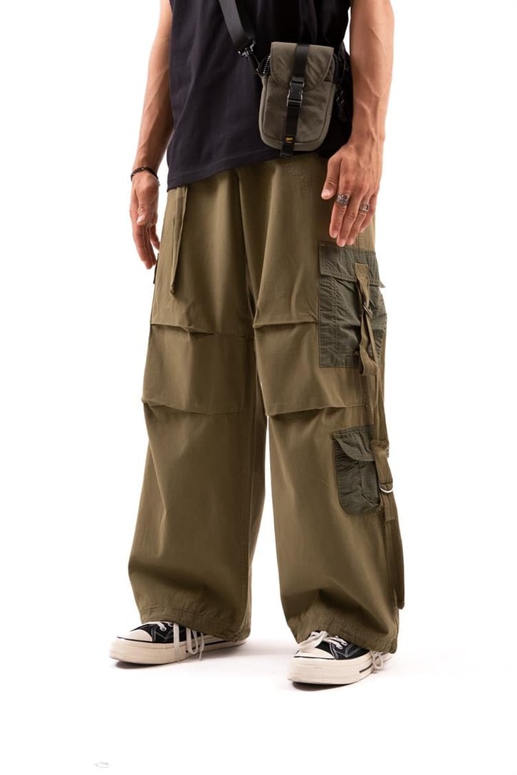 Aksesuar Detaylı Haki Baggy Paraşüt Pantolon