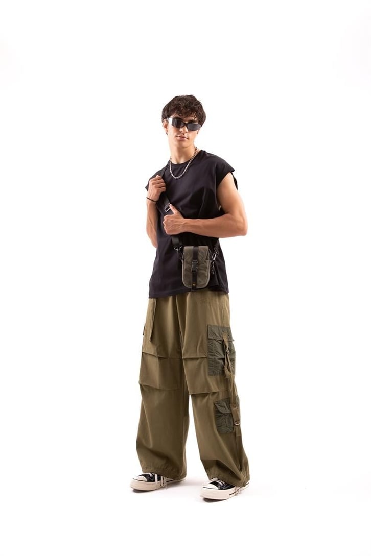 Aksesuar Detaylı Haki Baggy Paraşüt Pantolon