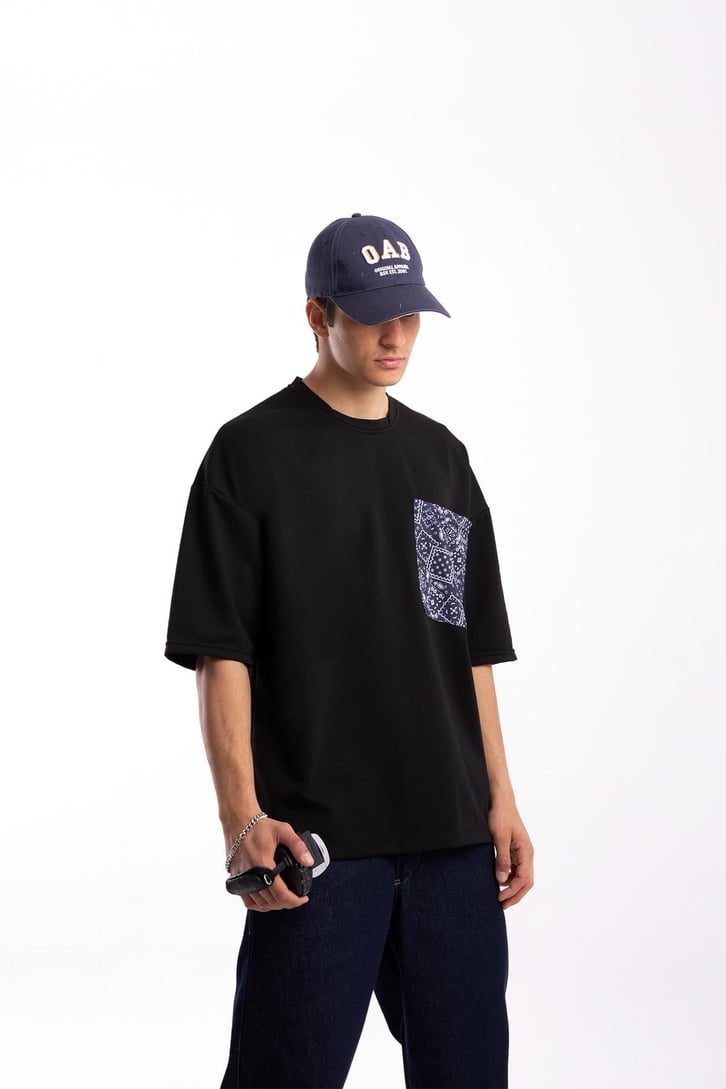 Bandana Desen Cep Detaylı Oversize Tshirt