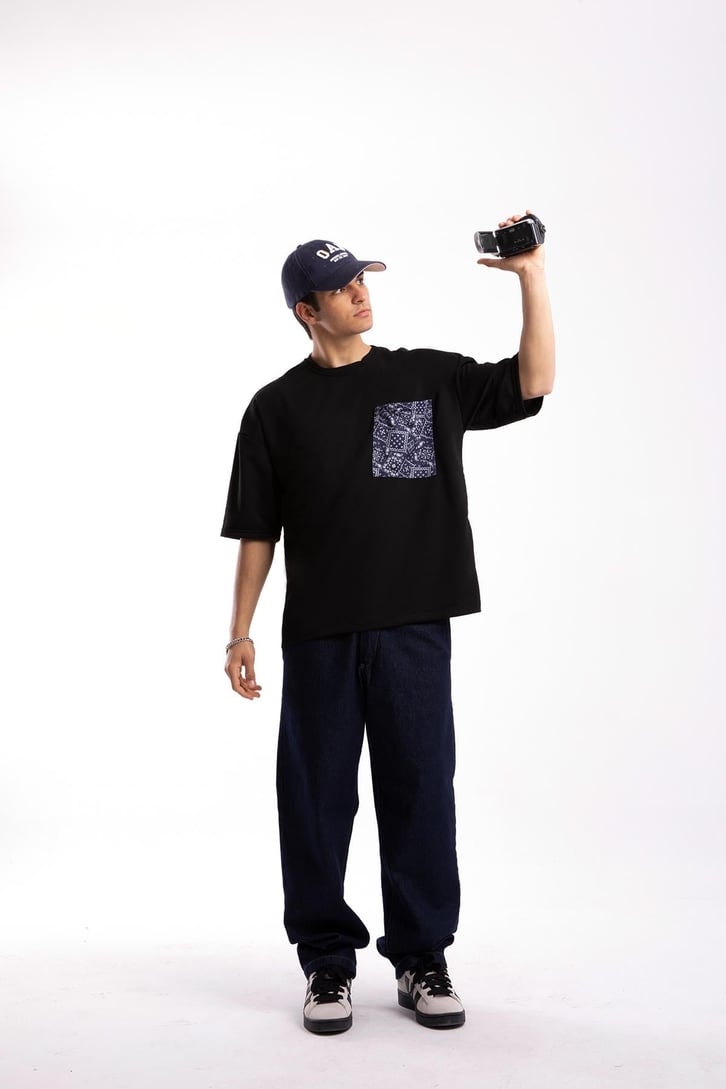 Bandana Desen Cep Detaylı Oversize Tshirt