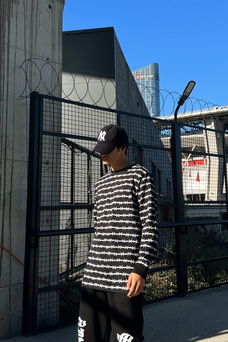Barbed Wire Baskılı Siyah Sweatshirt