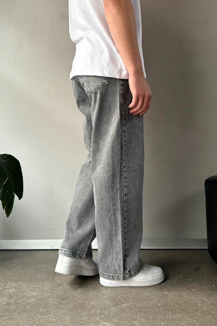 Basic Baggy Jean