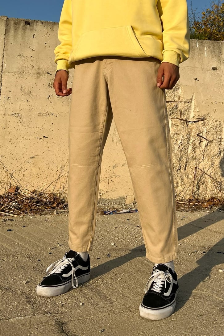 Basic Bej Mom Fit Jean