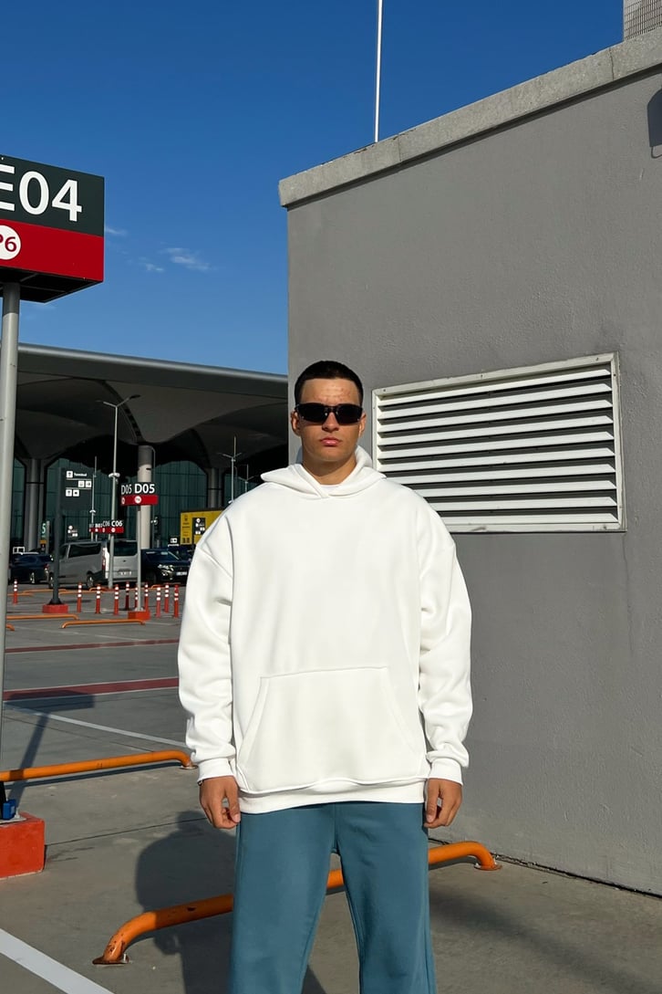 Basic Beyaz Oversize Sweatshirt