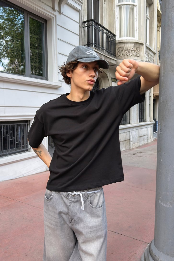 Basic Boxy Fit Siyah Tişört