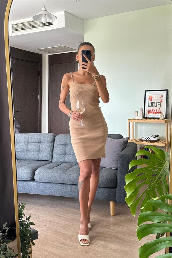 Basic Dikiş Detaylı Mini Bej Elbise