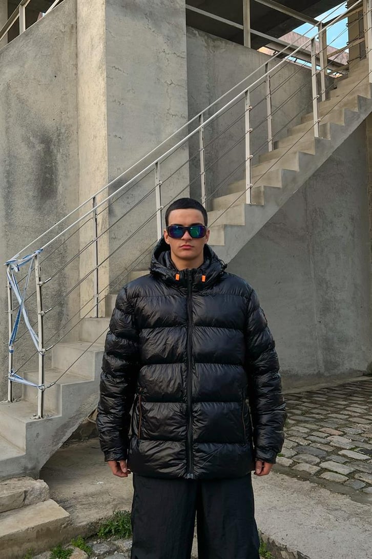 Basic Parlak Siyah Şişme Mont