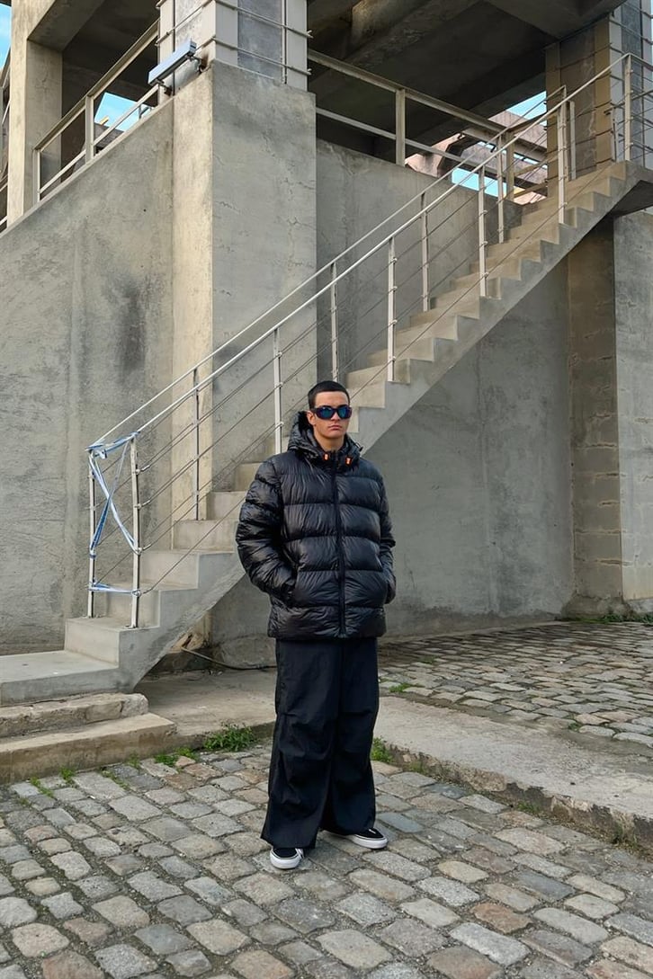 Basic Parlak Siyah Şişme Mont