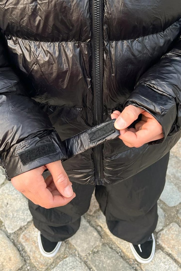 Basic Parlak Siyah Şişme Mont