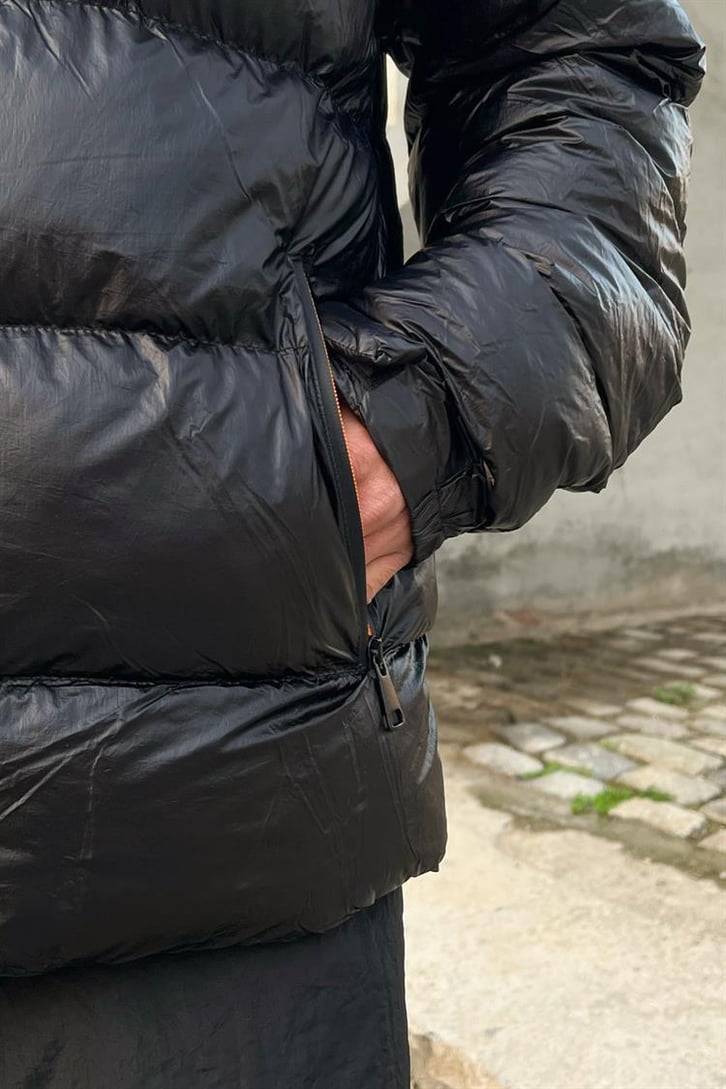 Basic Parlak Siyah Şişme Mont