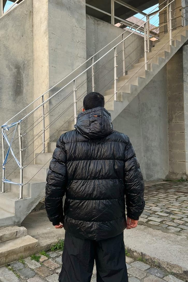 Basic Parlak Siyah Şişme Mont
