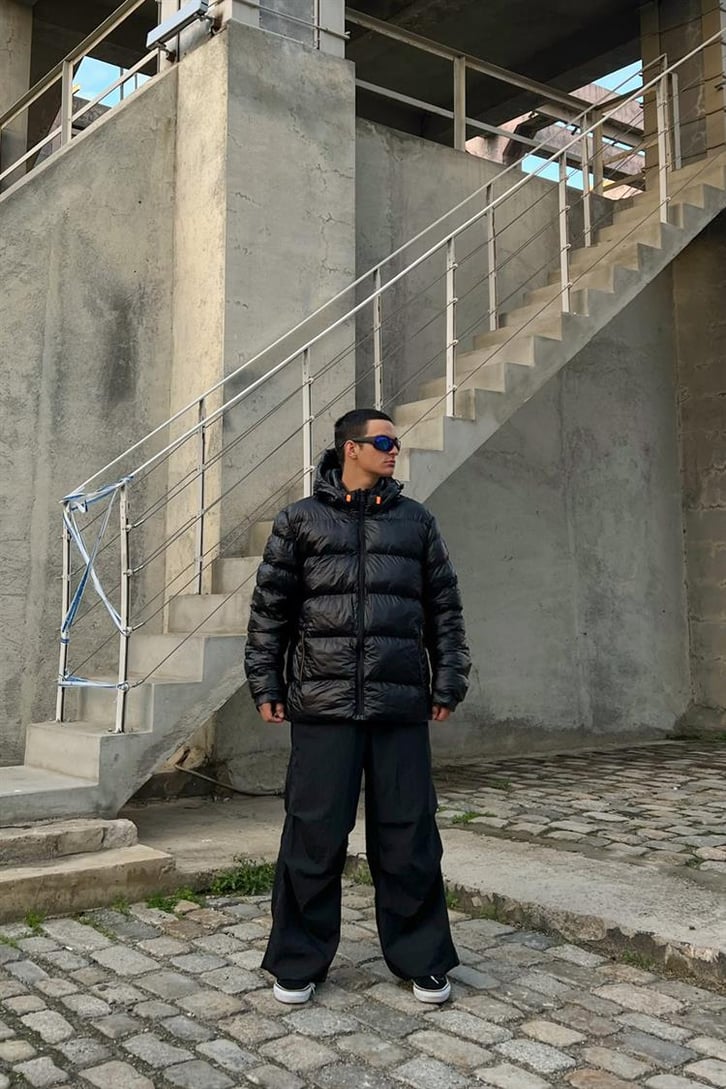 Basic Parlak Siyah Şişme Mont