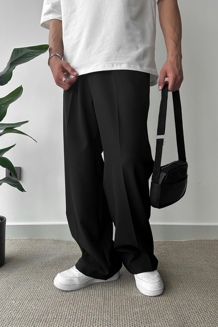 Basic Siyah Kumaş Pantolon