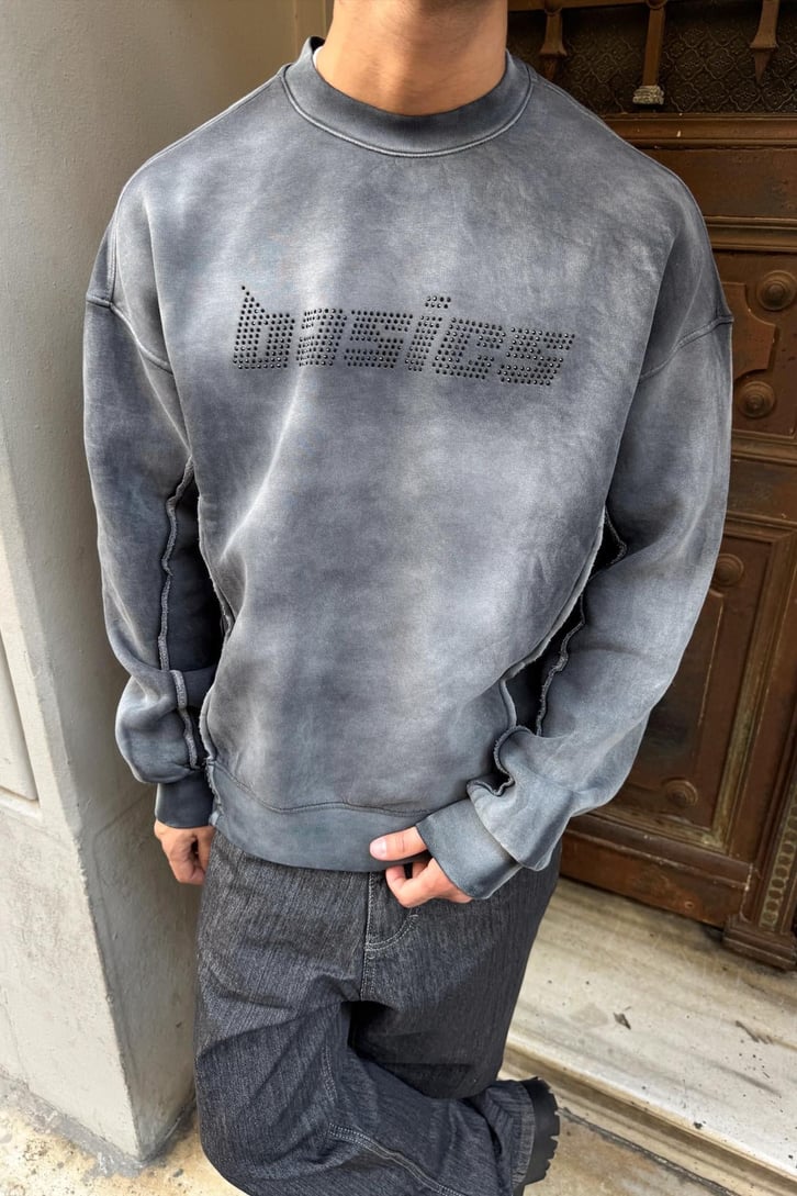 Basic Taş Nakışlı Sweatshirt