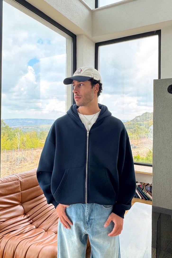 Basic Zip Hoodie