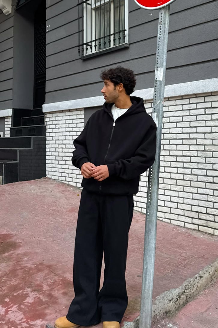 Basic Zip Hoodie