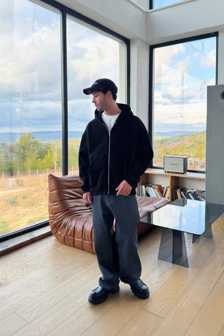 Basic Zip Hoodie