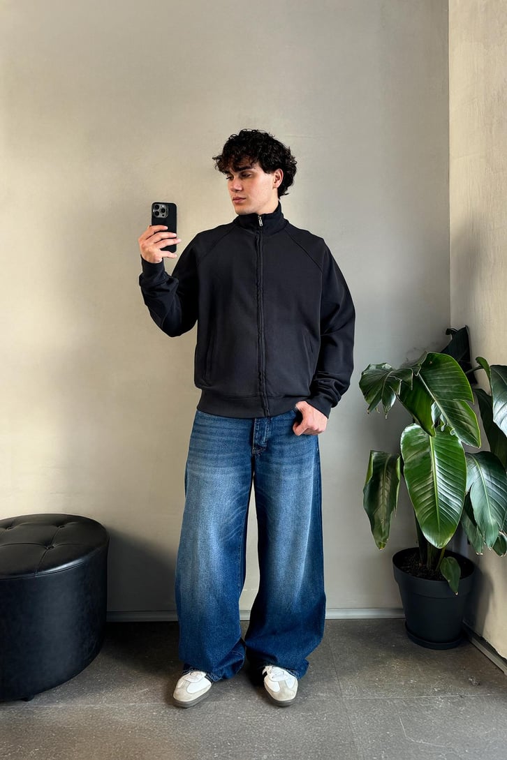 Basic Zip Sweatshirt