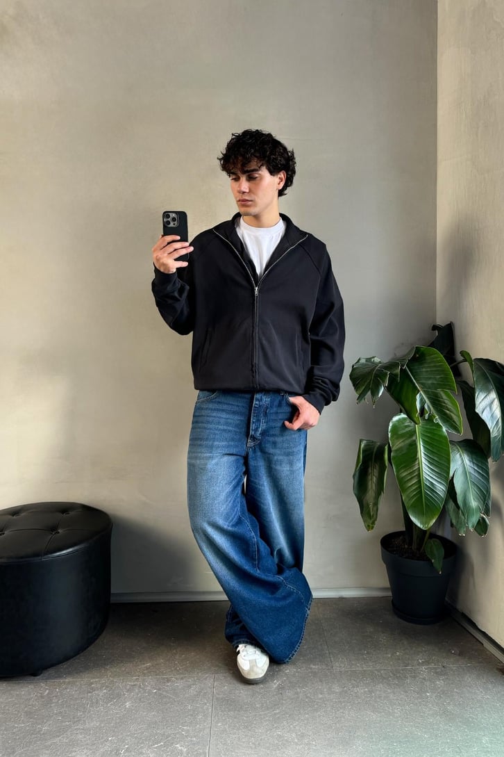 Basic Zip Sweatshirt