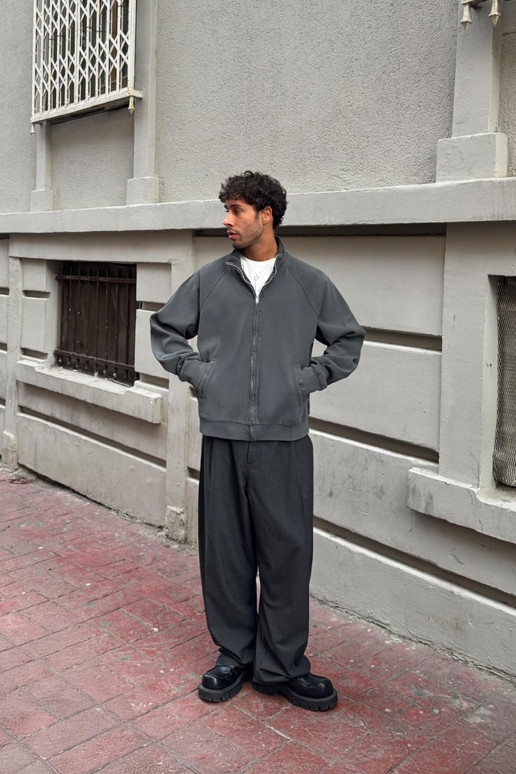 Basic Zip Sweatshirt