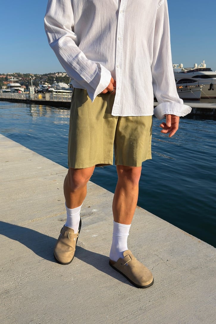 Bel Lastikli İnce Gabardin  Şort