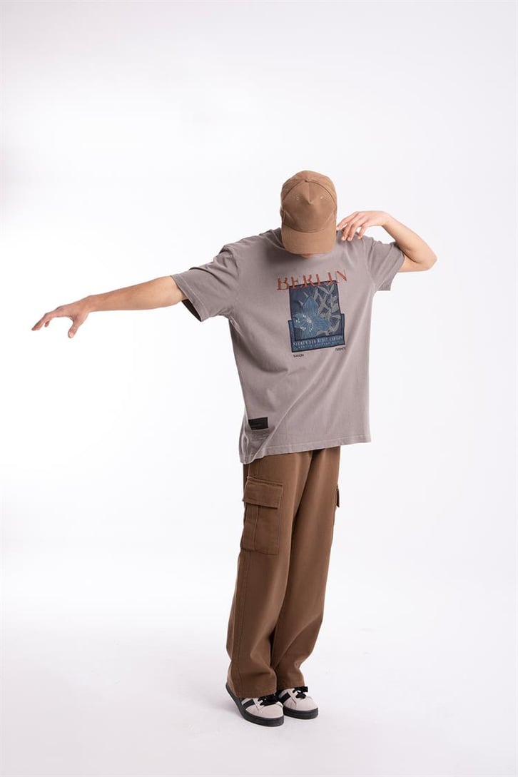 Berlin Nakış Detaylı Gri Tshirt