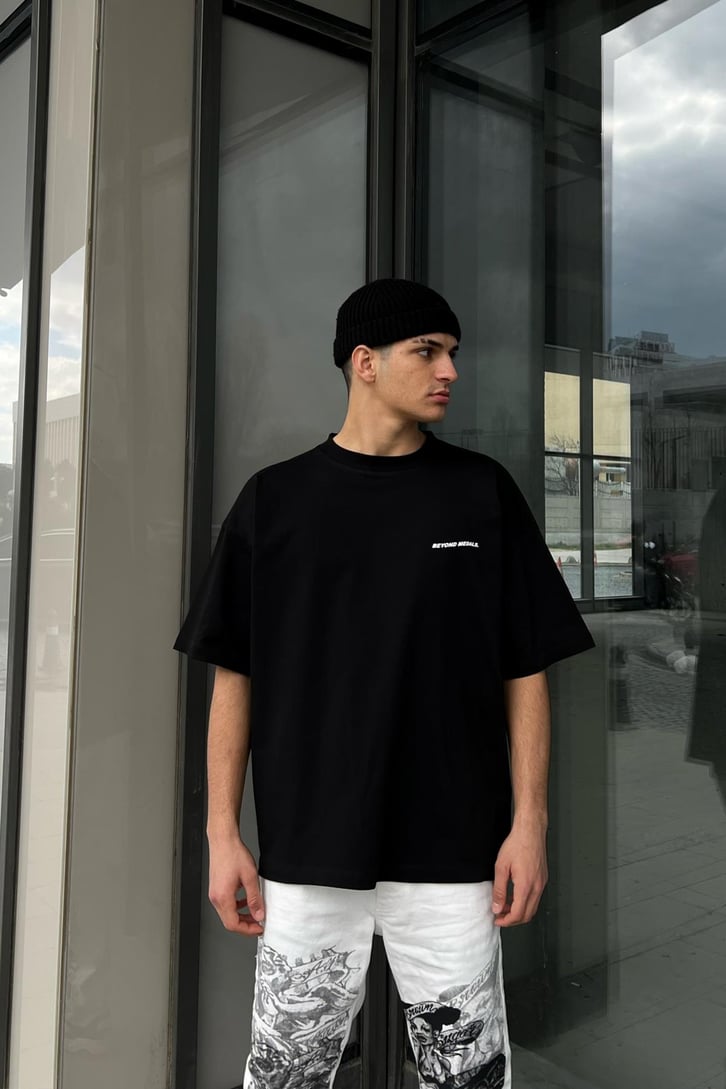 Beyond Medals Siyah Oversize Tshirt