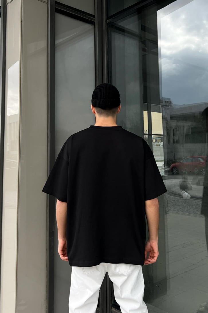 Beyond Medals Siyah Oversize Tshirt