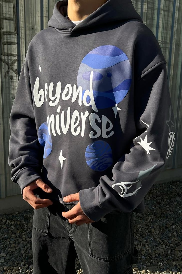 Beyond Universe Printed Füme Crop Hoodie