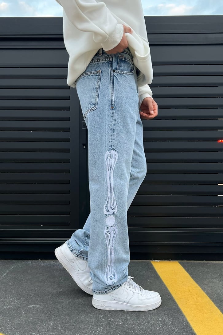 Bone Nakışlı Buz Mavi Regular Fit Jean