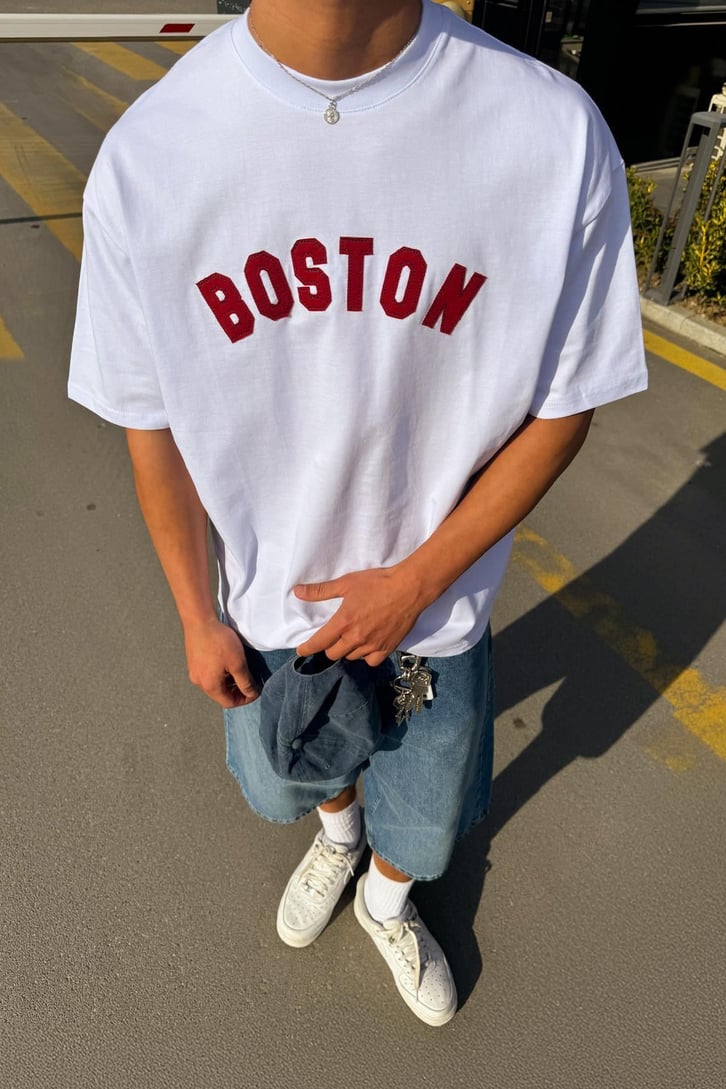 Boston Nakışlı Oversize Tişört