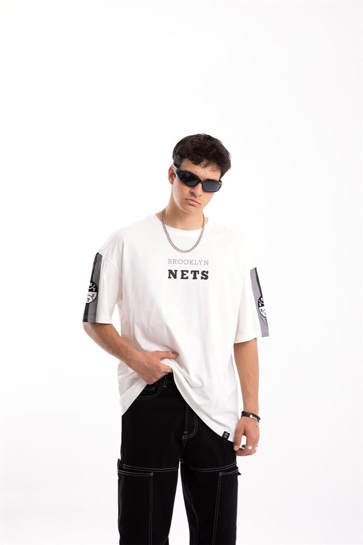 Brooklyn Nets Baskılı Beyaz Oversize Tişört