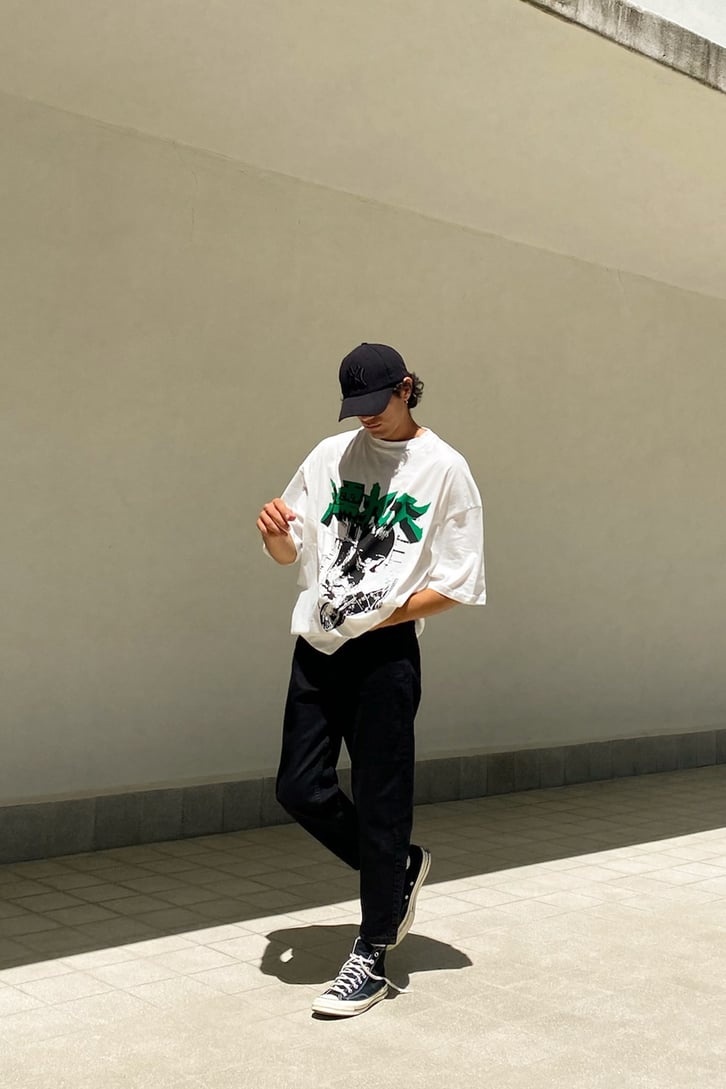 Chinese Letter Baskılı Ekru Oversize Tshirt