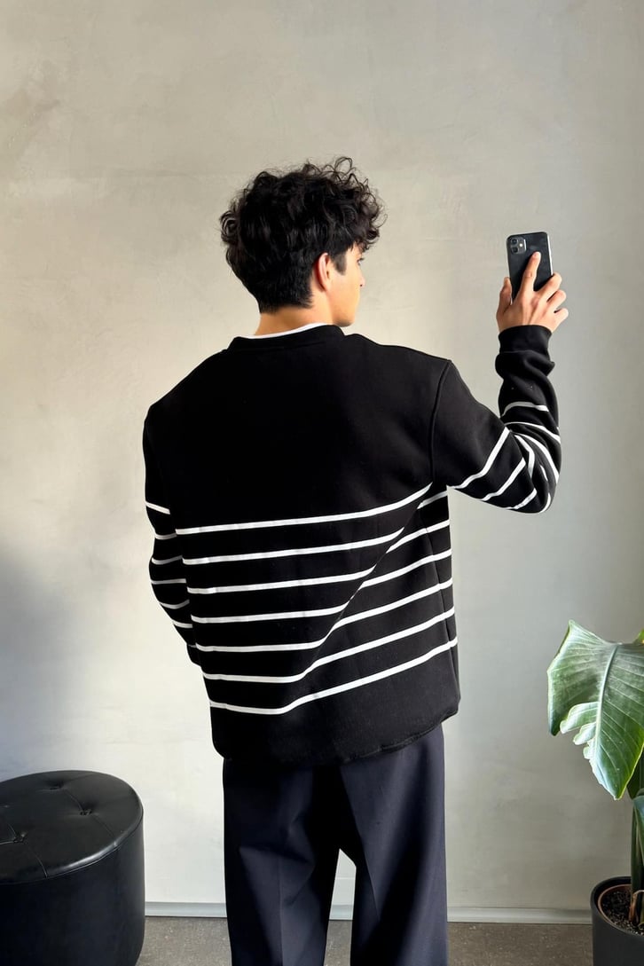 Çizgili Bisiklet Yaka Sweatshirt