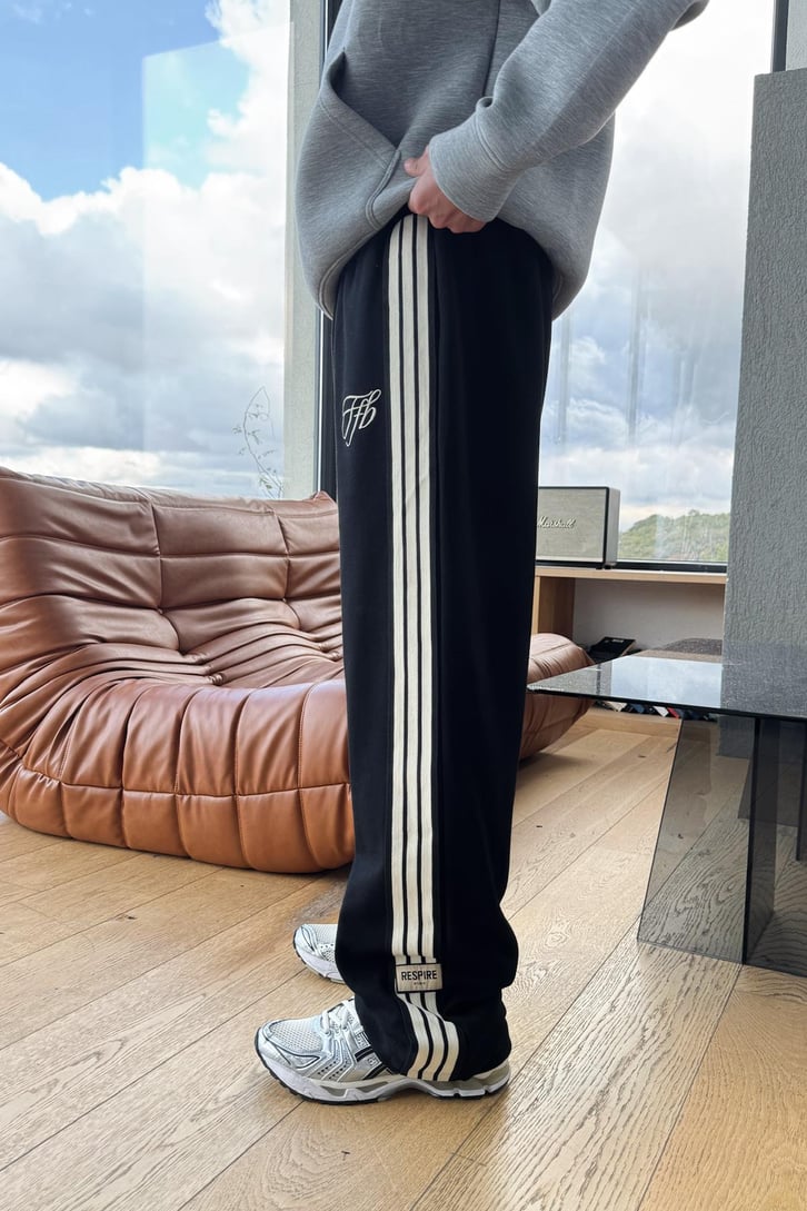 Çizgili Nakışlı Baggy Eşofman