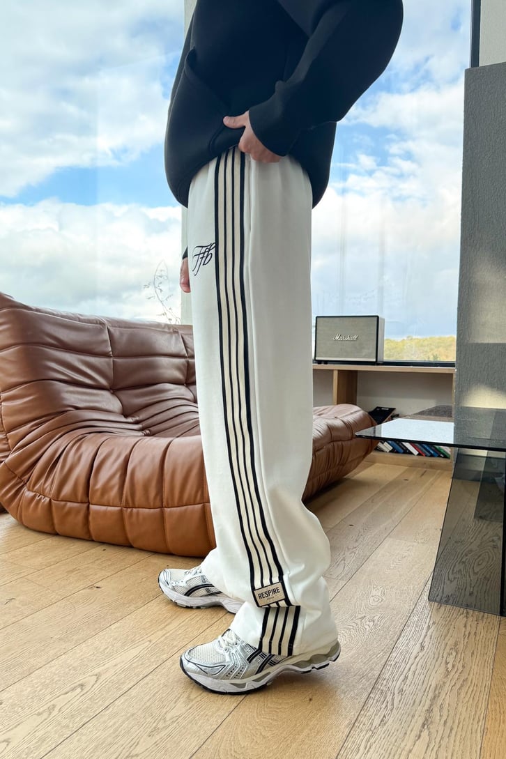 Çizgili Nakışlı Baggy Eşofman