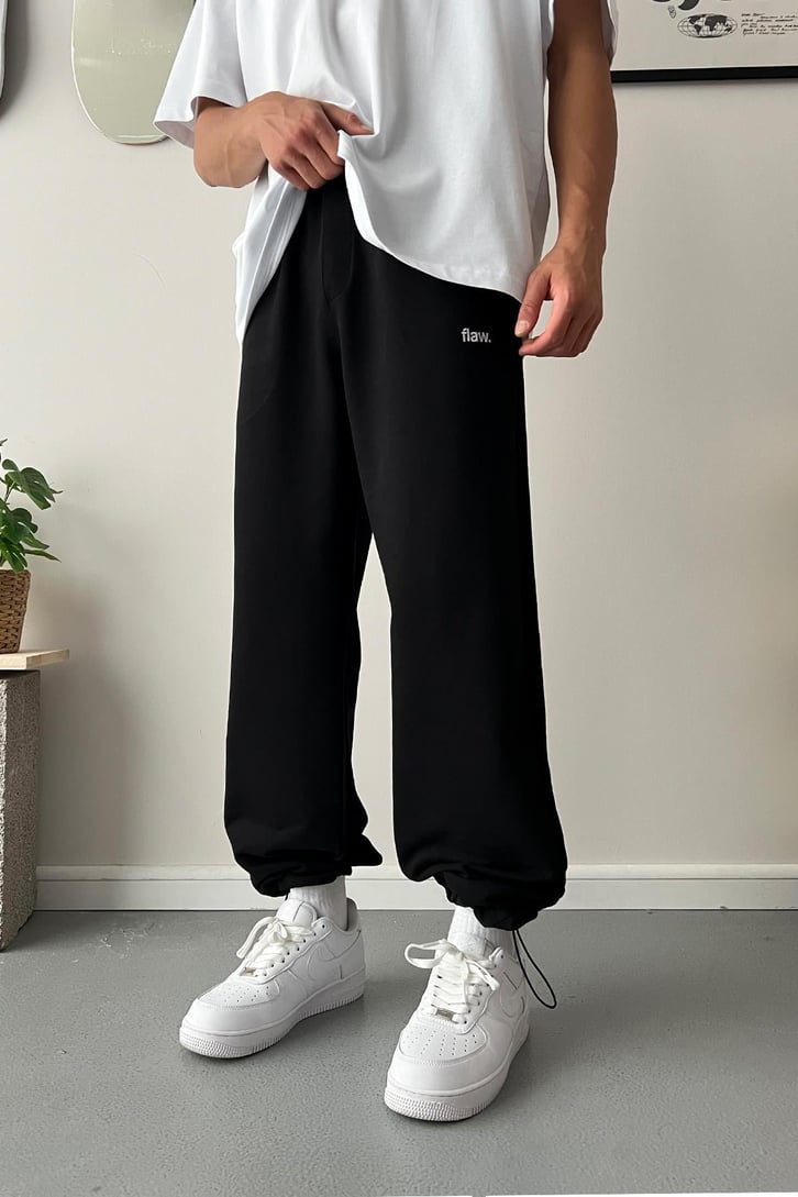 Cozy Boy Ayarlanabilir Paça Nakışlı Siyah Eşofman Altı