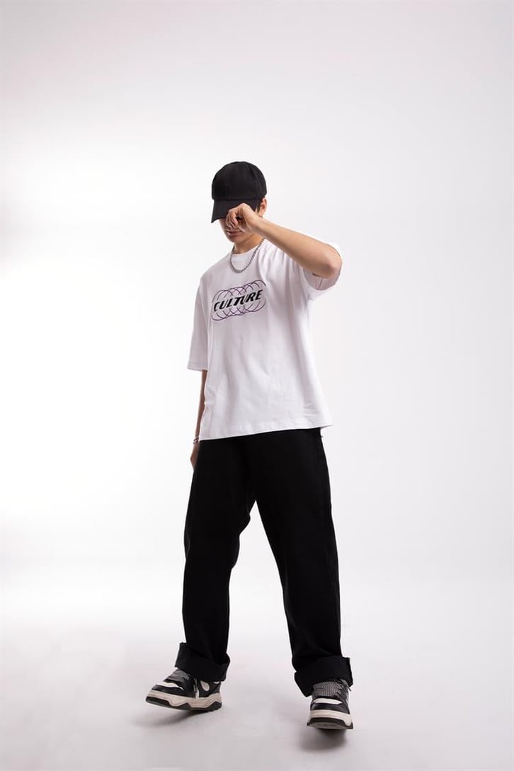 Culture Nakışlı Beyaz Oversize Tişört