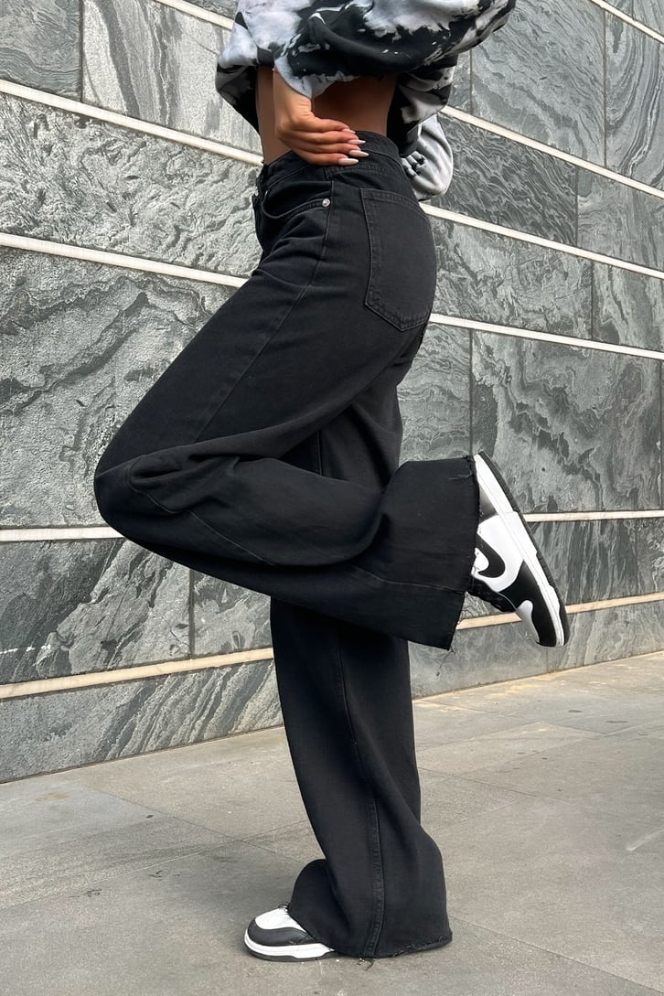 Cut Leg Siyah Baggy Jean
