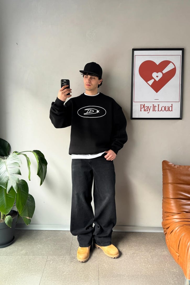 D logo Nakışlı  Bisiklet Yaka Sweatshirt