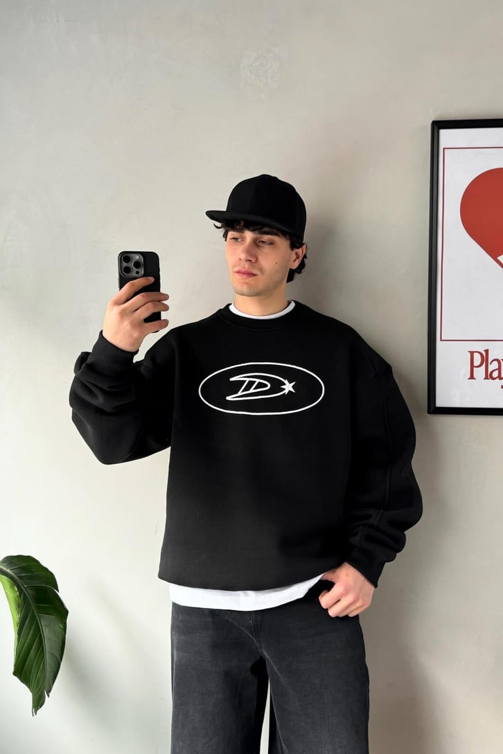 D logo Nakışlı  Bisiklet Yaka Sweatshirt