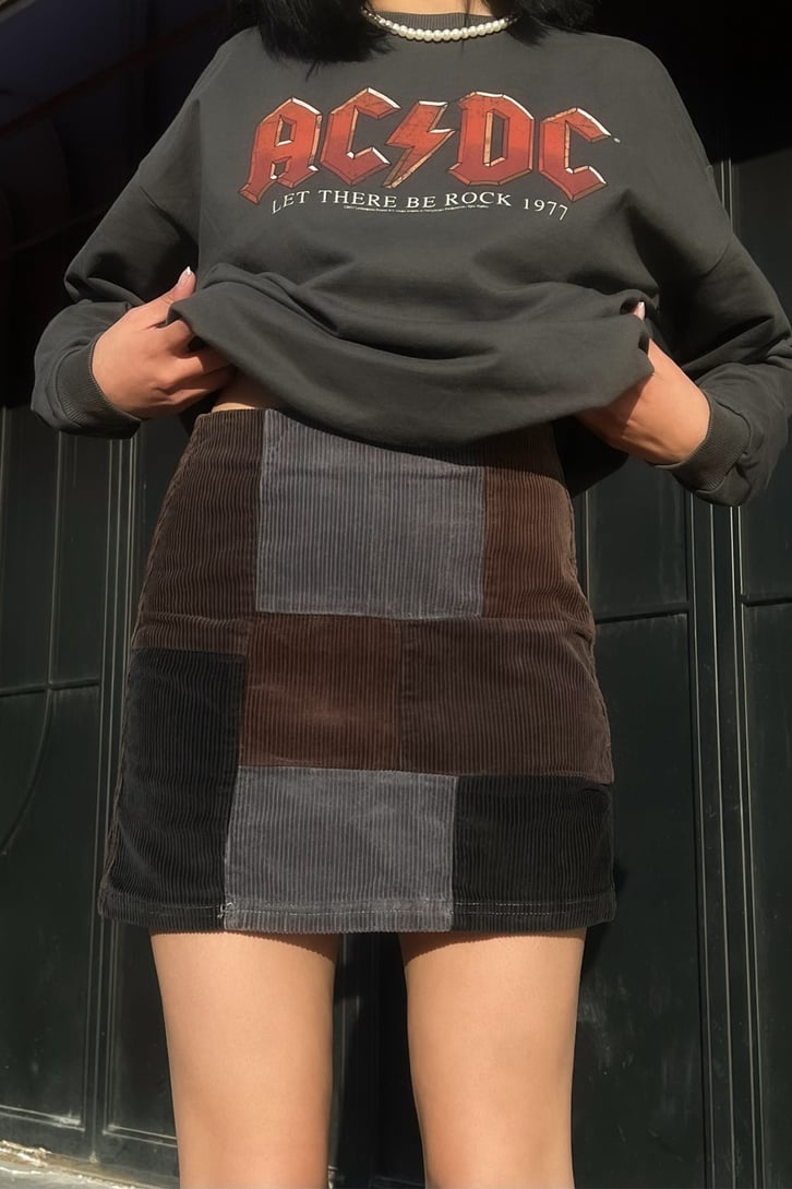 Dark Colored Yamalı Kadife Mini Etek