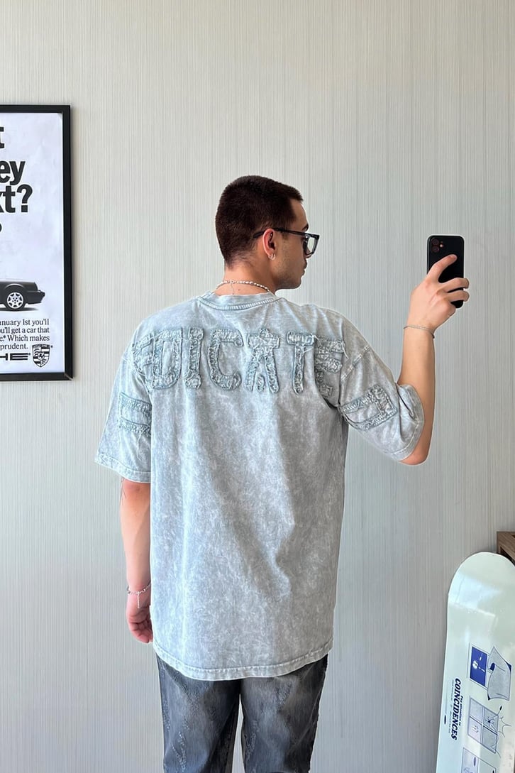 Dedicated Nakışlı Acid Wash Oversize Tişört