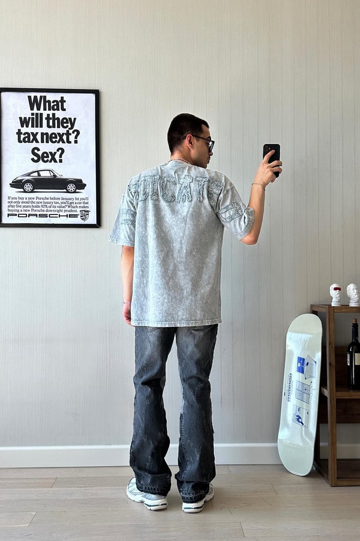 Dedicated Nakışlı Acid Wash Oversize Tişört