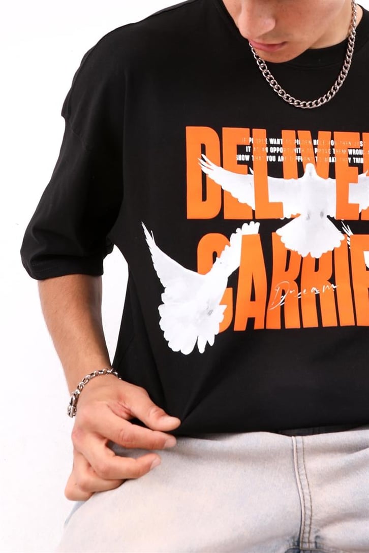 Delivery Sarrier Baskılı Siyah Oversize Tişört