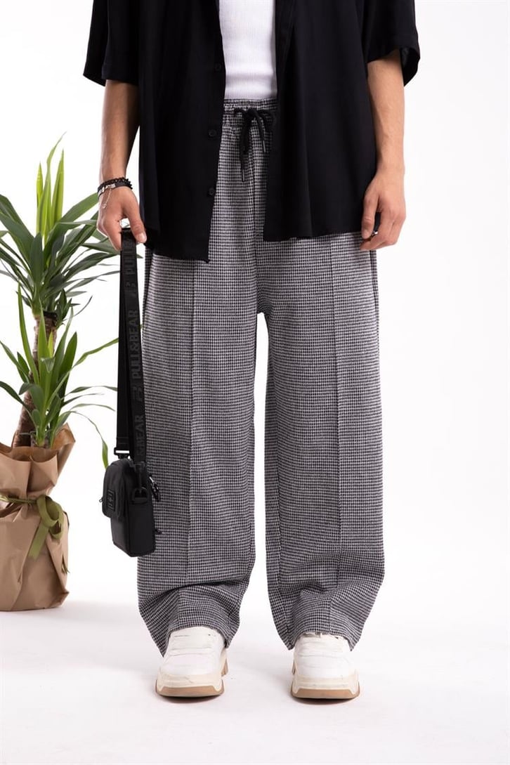Desenli Siyah Relaxed Fit Eşofman Altı