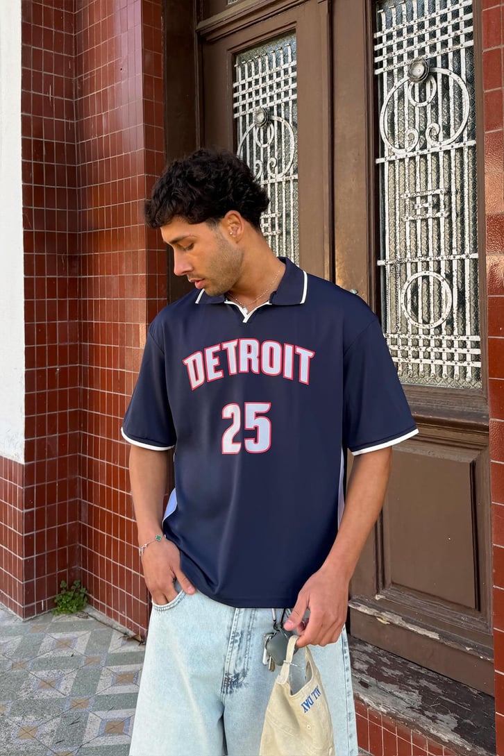 Detroit 25 Baskı Detay Polo Yaka Tişört