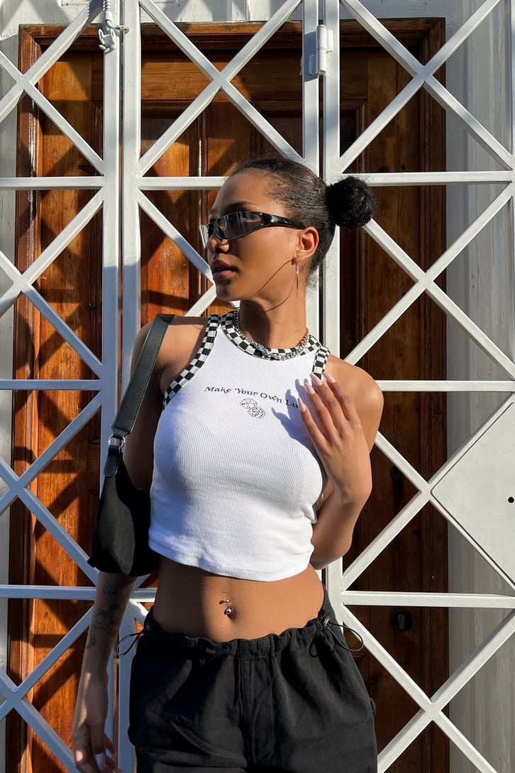 Dice Baskılı Dama Detay Beyaz Crop