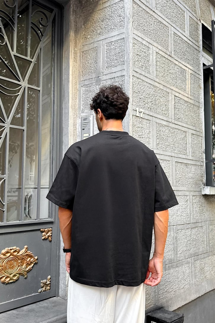 Different Aura Nakışlı Oversize Tişört